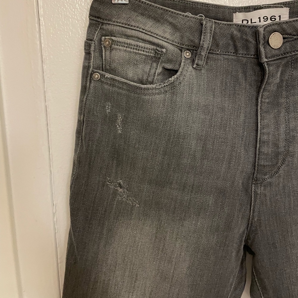 Women's DL1961 "ashen" high waisted skinny "The Chrissy" jeans in size 27.